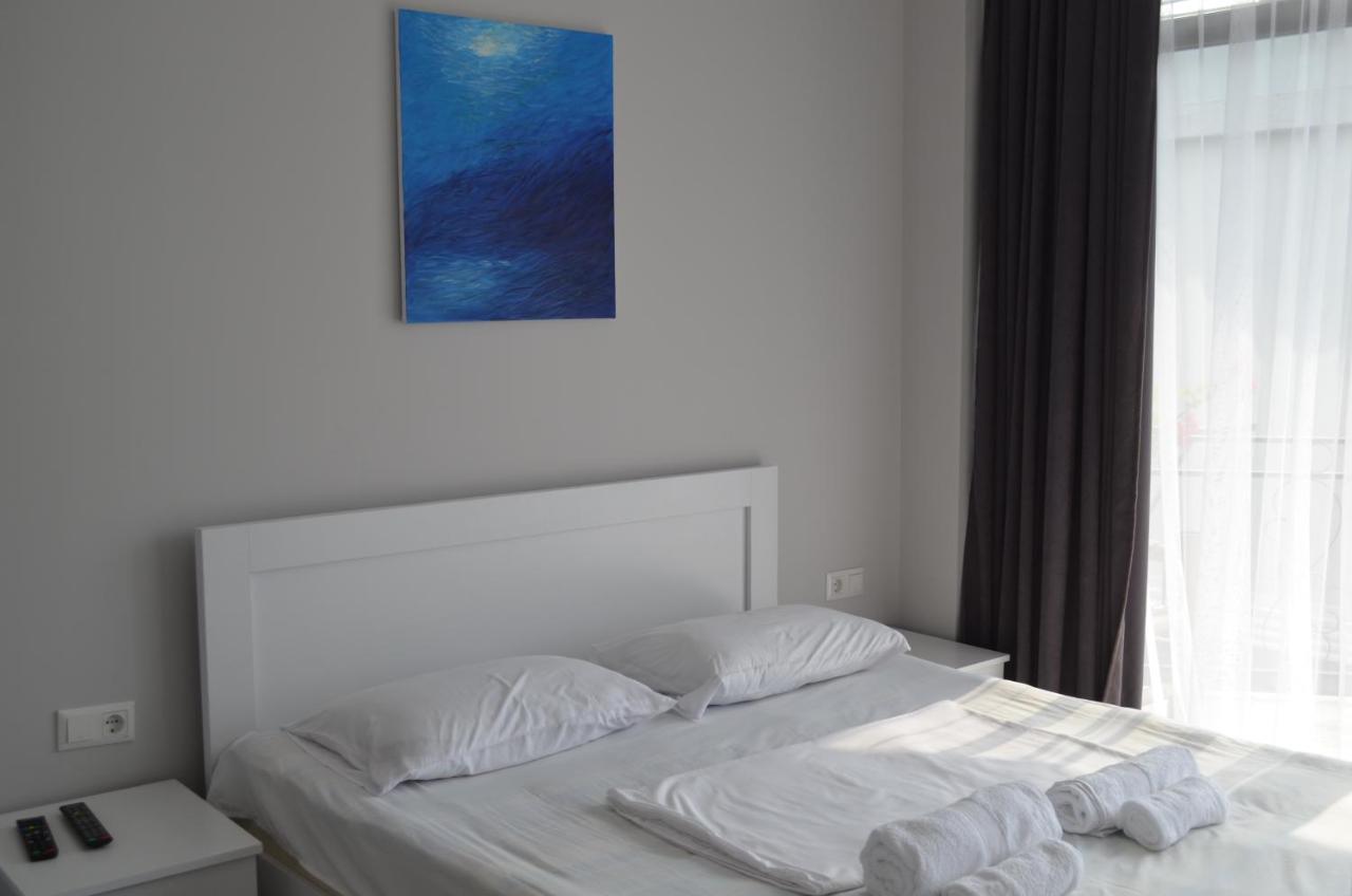 Guest House Madonna Kobuleti Eksteriør billede